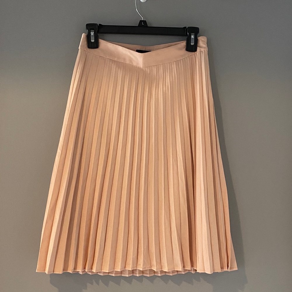 The Limited Pleated A-Line Midi Skirt in Peach Blush